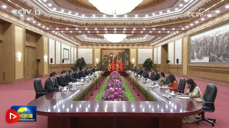 习近平同斯里兰卡总统迪萨纳亚克会谈